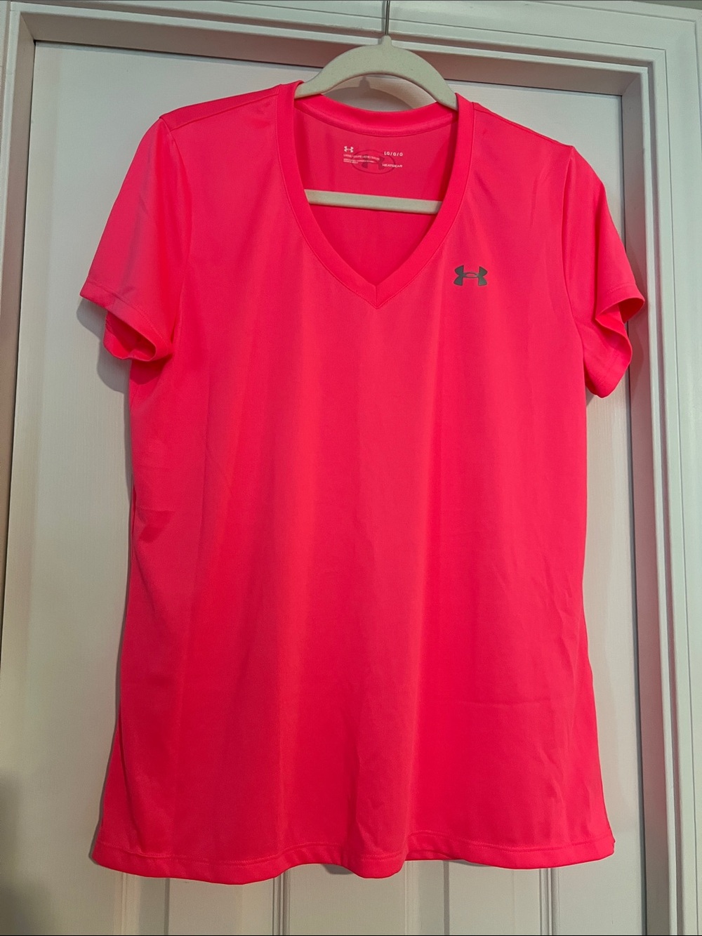 Under Armour Women’s Hot Pink V-Neck Short Sleeve Performance Tee